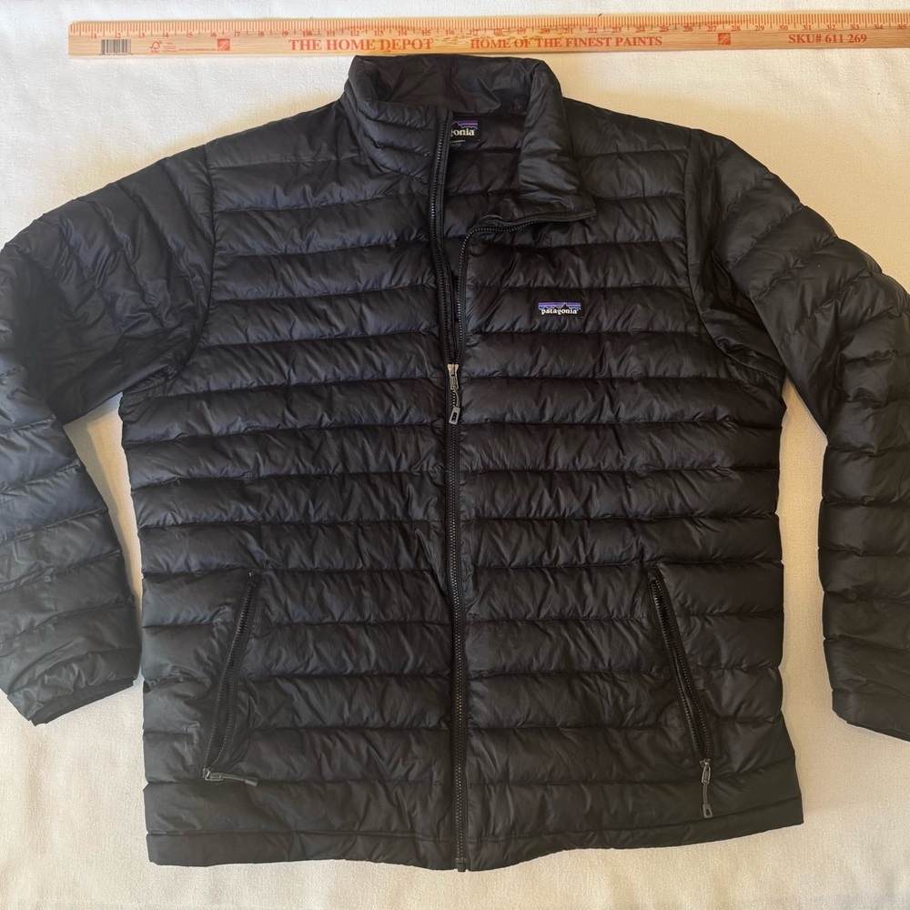 Patagonia Men's Classic Black Puffer Jacket